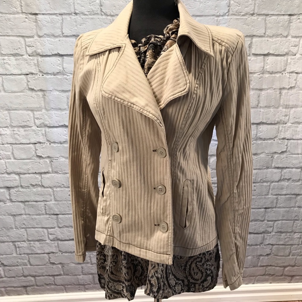 Khakis Maurice’s Jacket. Size M. LIKE NEW!!